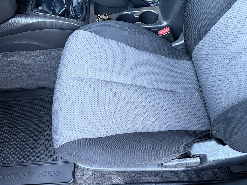 Mitsubishi 2.4 DI-D DC 4Life Pickup Double Cab 4dr Diesel Manual 4WD Euro 6 (s/s) (154 ps)