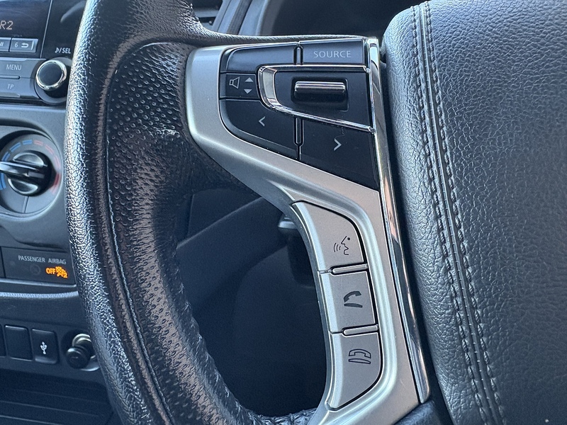 Mitsubishi 2.4 DI-D DC 4Life Pickup Double Cab 4dr Diesel Manual 4WD Euro 6 (s/s) (154 ps)