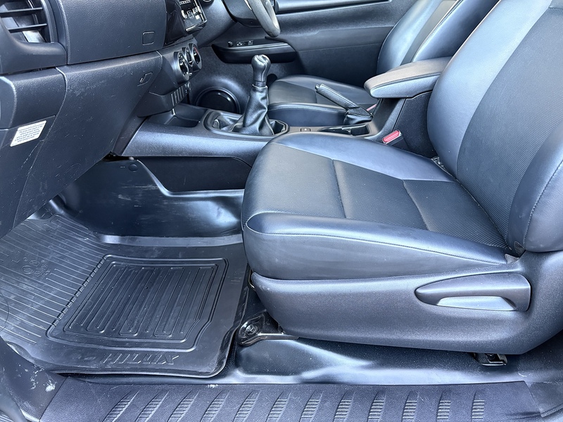 Toyota 2.4 D-4D Active Pickup 2dr Diesel Manual 4WD Euro 6 (150 ps)