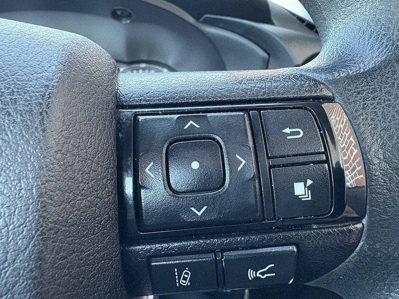 Toyota 2.4 D-4D Active Pickup 2dr Diesel Manual 4WD Euro 6 (150 ps)