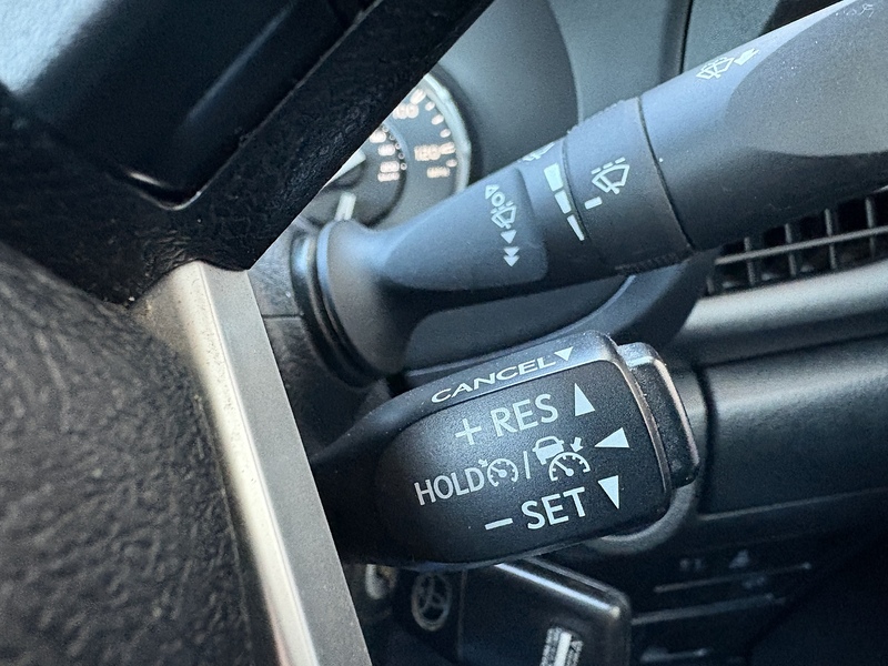 Toyota 2.4 D-4D Active Pickup 2dr Diesel Manual 4WD Euro 6 (150 ps)