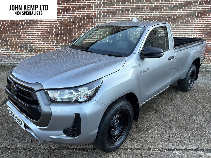 Toyota 2.4 D-4D Active Pickup 2dr Diesel Manual 4WD Euro 6 (150 ps)