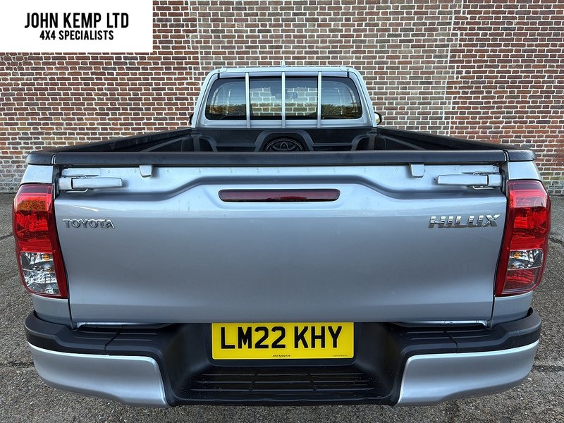 Toyota 2.4 D-4D Active Pickup 2dr Diesel Manual 4WD Euro 6 (150 ps)