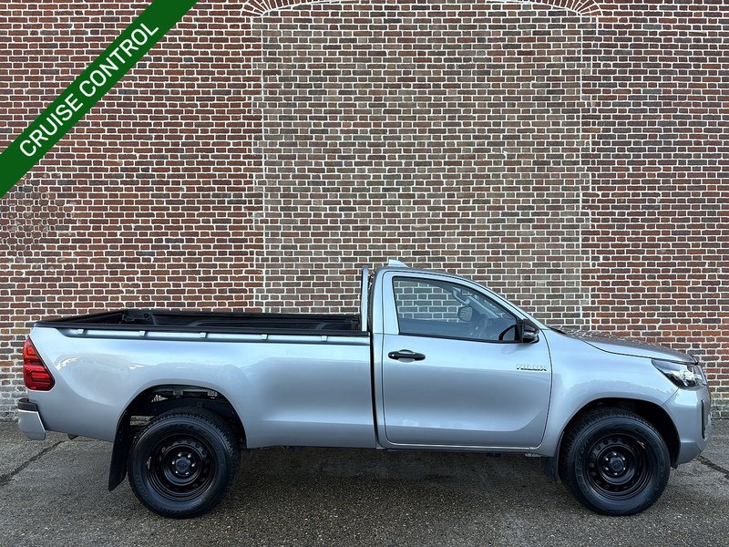 Toyota 2.4 D-4D Active Pickup 2dr Diesel Manual 4WD Euro 6 (150 ps)