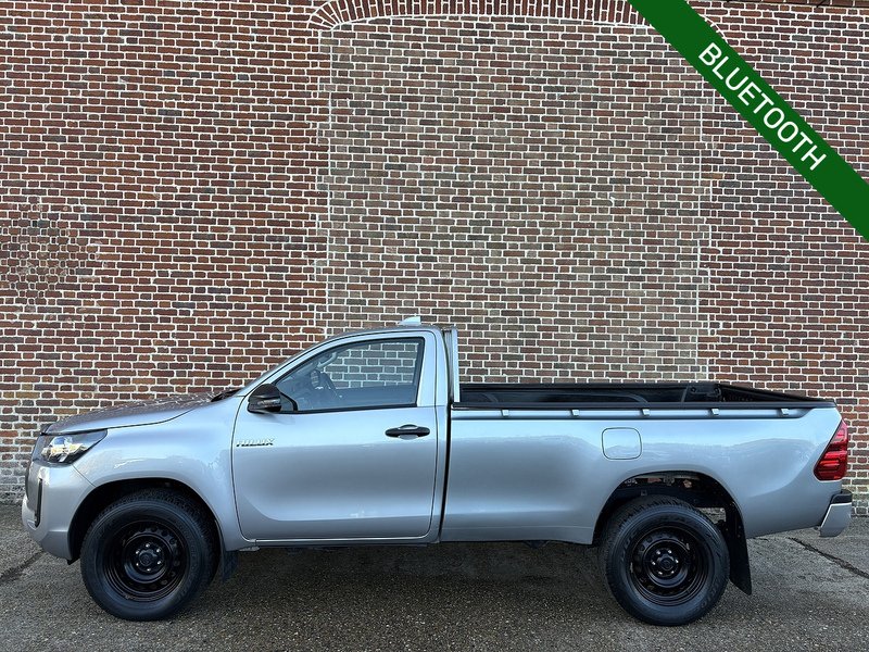 Toyota 2.4 D-4D Active Pickup 2dr Diesel Manual 4WD Euro 6 (150 ps)