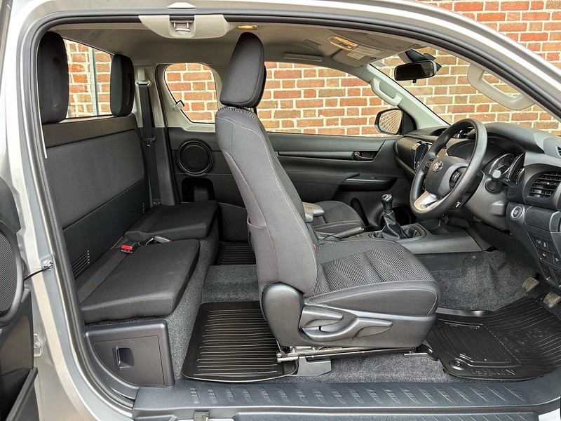 Toyota Active 4Wd D-4D Extra Cab 2.8 4dr Pick Up Manual Diesel