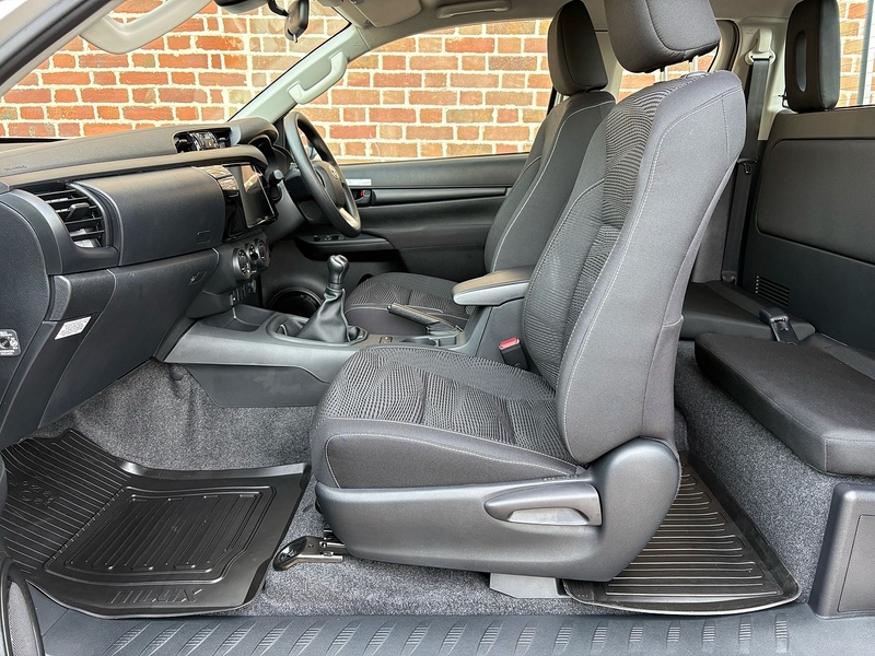Toyota Active 4Wd D-4D Extra Cab 2.8 4dr Pick Up Manual Diesel