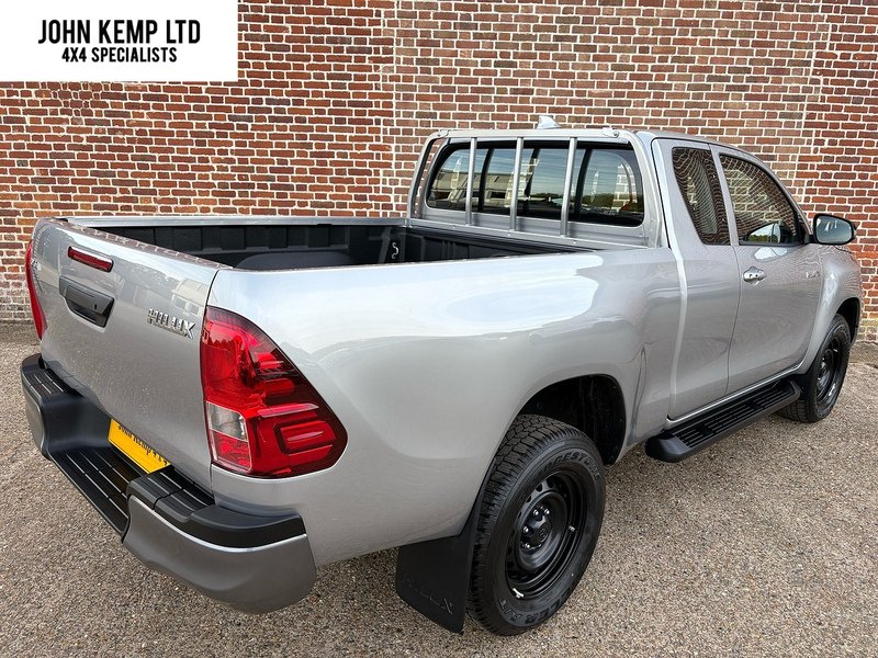 Toyota Active 4Wd D-4D Extra Cab 2.8 4dr Pick Up Manual Diesel