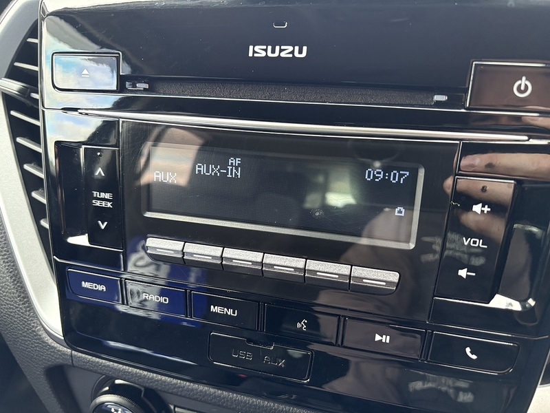 Isuzu 1.9 TD DL20 Pickup Double Cab 4dr Diesel Auto 4WD Euro 6 (s/s) (164 ps)