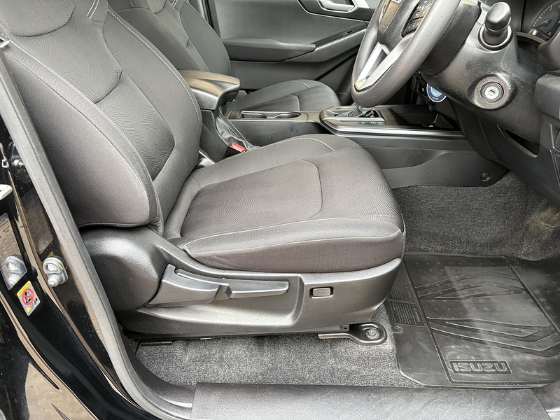 Isuzu 1.9 TD DL20 Pickup Double Cab 4dr Diesel Auto 4WD Euro 6 (s/s) (164 ps)