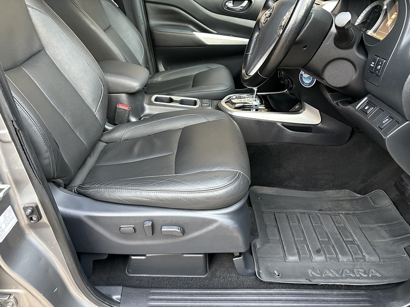 Nissan 2.3 dCi Tekna Pickup Double Cab 4dr Diesel Auto 4WD Euro 6 (190 ps)