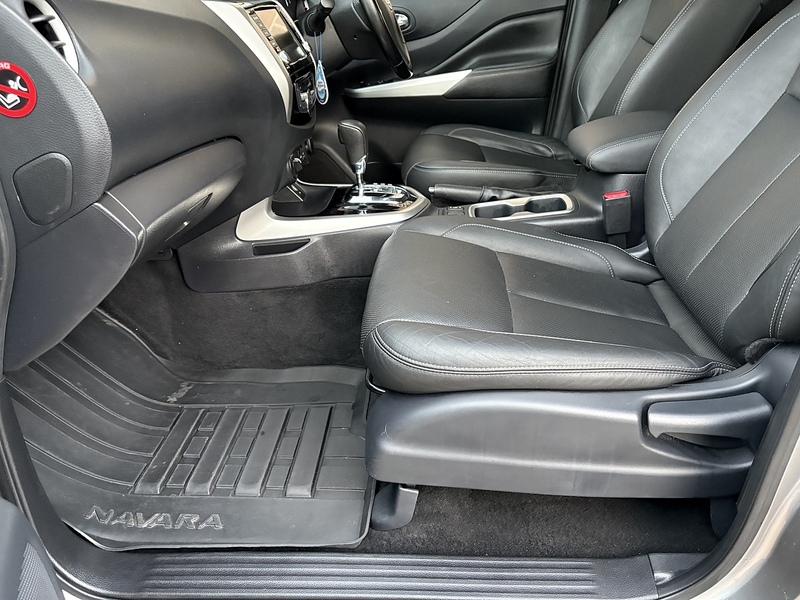 Nissan 2.3 dCi Tekna Pickup Double Cab 4dr Diesel Auto 4WD Euro 6 (190 ps)