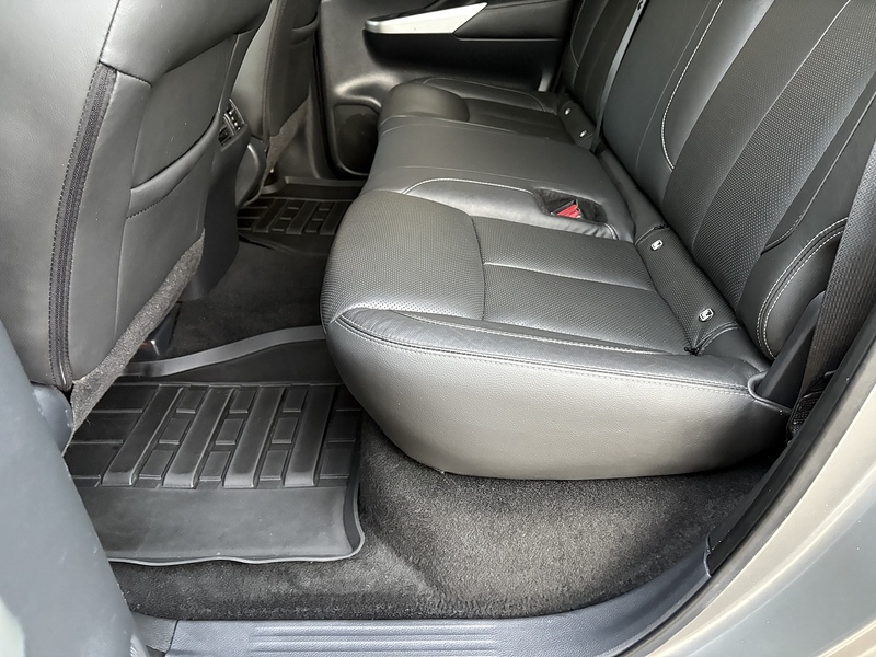 Nissan 2.3 dCi Tekna Pickup Double Cab 4dr Diesel Auto 4WD Euro 6 (190 ps)