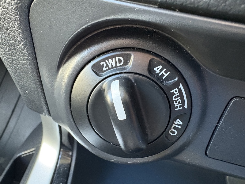 Nissan 2.3 dCi Tekna Pickup Double Cab 4dr Diesel Auto 4WD Euro 6 (190 ps)