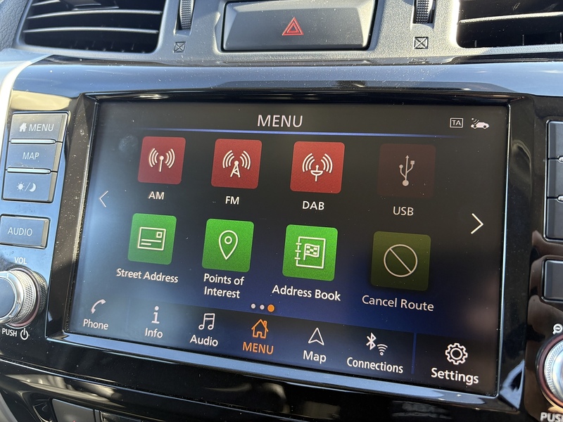 Nissan 2.3 dCi Tekna Pickup Double Cab 4dr Diesel Auto 4WD Euro 6 (190 ps)