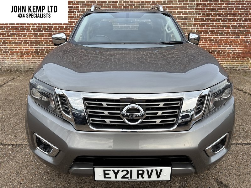 Nissan 2.3 dCi Tekna Pickup Double Cab 4dr Diesel Auto 4WD Euro 6 (190 ps)