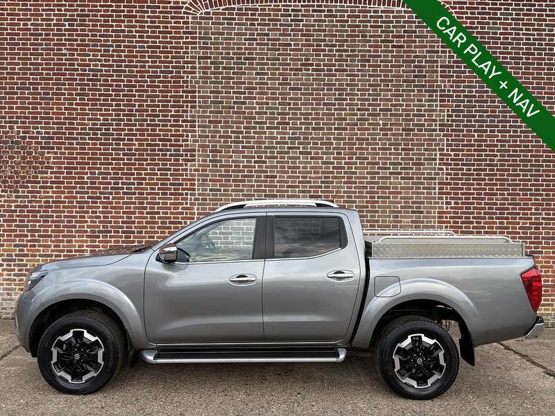 Nissan 2.3 dCi Tekna Pickup Double Cab 4dr Diesel Auto 4WD Euro 6 (190 ps)