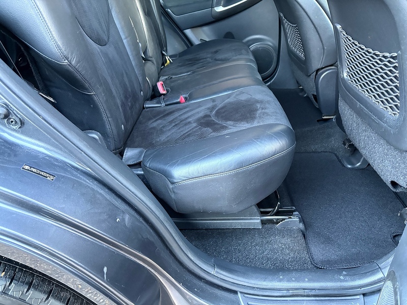 Toyota 2.2 D-4D XT-R SUV 5dr Diesel Manual 4WD Euro 5 (150 ps)