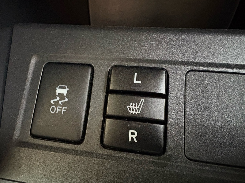 Toyota 2.2 D-4D XT-R SUV 5dr Diesel Manual 4WD Euro 5 (150 ps)