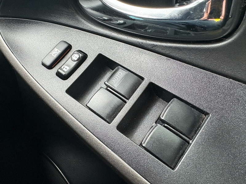 Toyota 2.2 D-4D XT-R SUV 5dr Diesel Manual 4WD Euro 5 (150 ps)