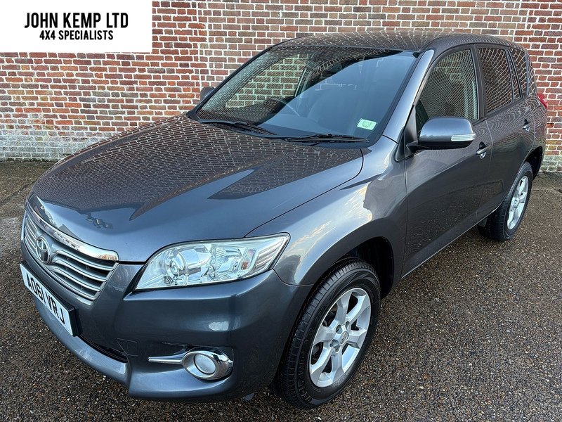 Toyota 2.2 D-4D XT-R SUV 5dr Diesel Manual 4WD Euro 5 (150 ps)
