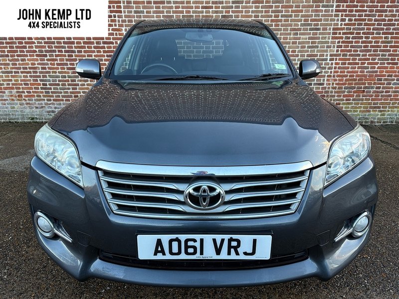 Toyota 2.2 D-4D XT-R SUV 5dr Diesel Manual 4WD Euro 5 (150 ps)