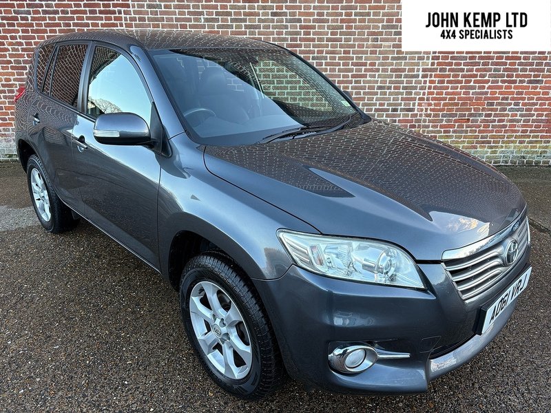 Toyota 2.2 D-4D XT-R SUV 5dr Diesel Manual 4WD Euro 5 (150 ps)