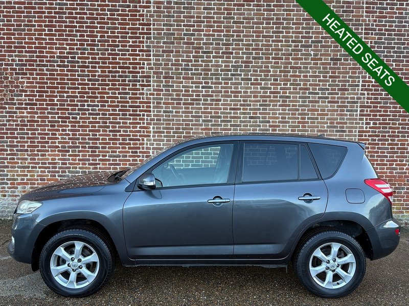 Toyota 2.2 D-4D XT-R SUV 5dr Diesel Manual 4WD Euro 5 (150 ps)