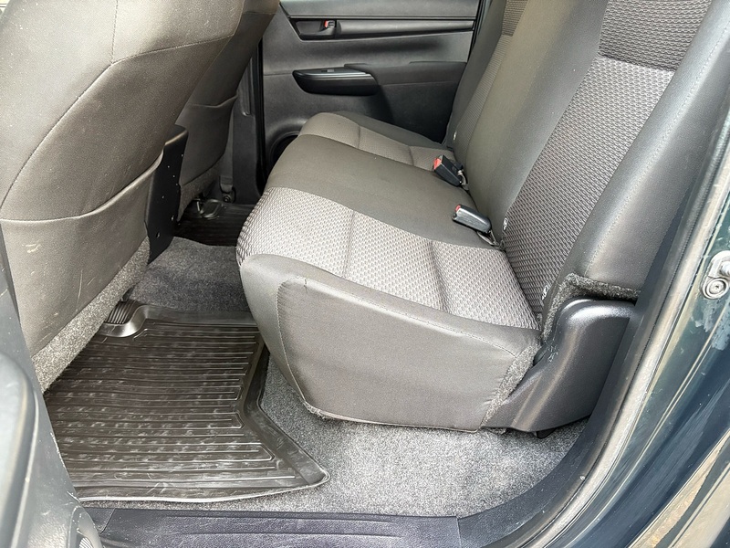 Toyota 2.4 D-4D Active Pickup Double Cab 4dr Diesel Manual 4WD Euro 6 (s/s) (150 ps)