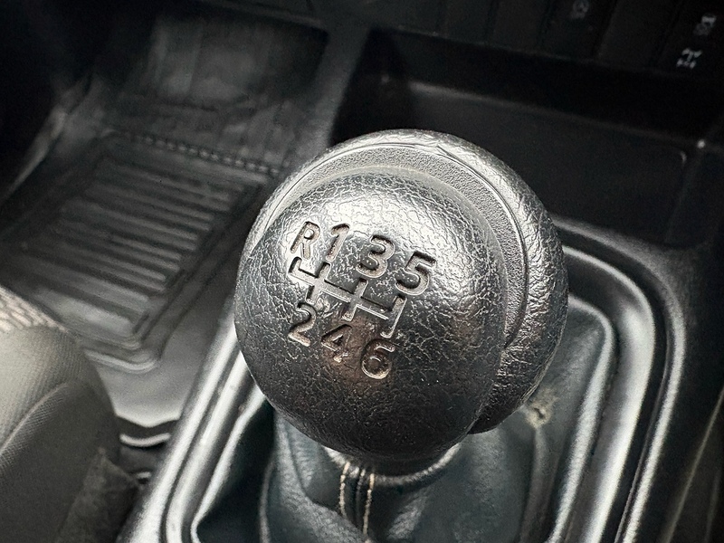 Toyota 2.4 D-4D Active Pickup Double Cab 4dr Diesel Manual 4WD Euro 6 (s/s) (150 ps)