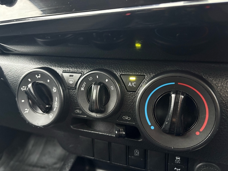 Toyota 2.4 D-4D Active Pickup Double Cab 4dr Diesel Manual 4WD Euro 6 (s/s) (150 ps)