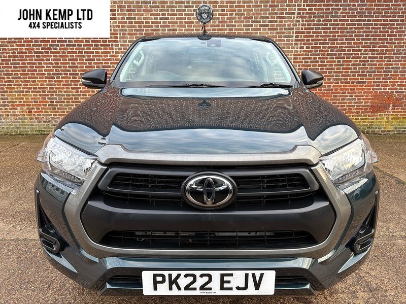 Toyota 2.4 D-4D Active Pickup Double Cab 4dr Diesel Manual 4WD Euro 6 (s/s) (150 ps)