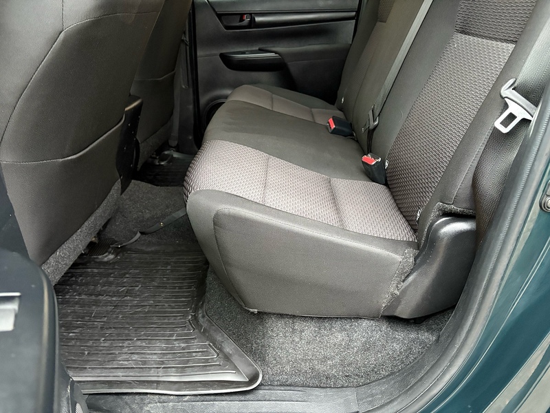 Toyota 2.4 D-4D Active Pickup Double Cab 4dr Diesel Manual 4WD Euro 6 (s/s) (150 ps)