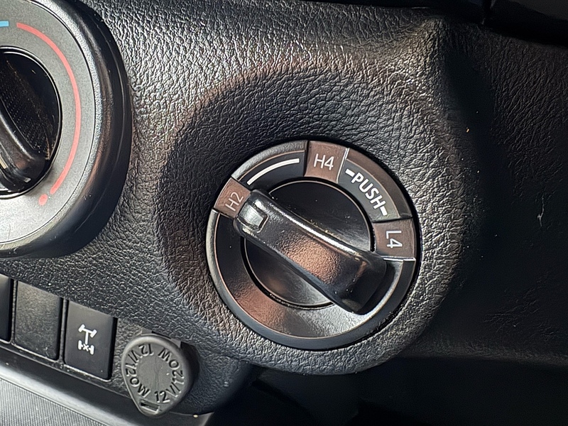 Toyota 2.4 D-4D Active Pickup Double Cab 4dr Diesel Manual 4WD Euro 6 (s/s) (150 ps)