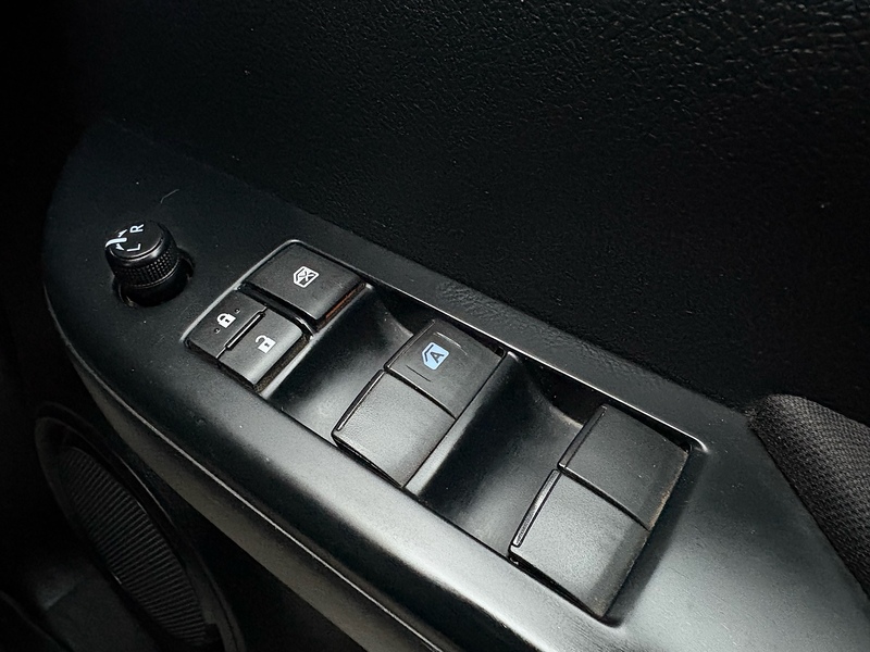 Toyota 2.4 D-4D Active Pickup Double Cab 4dr Diesel Manual 4WD Euro 6 (s/s) (150 ps)