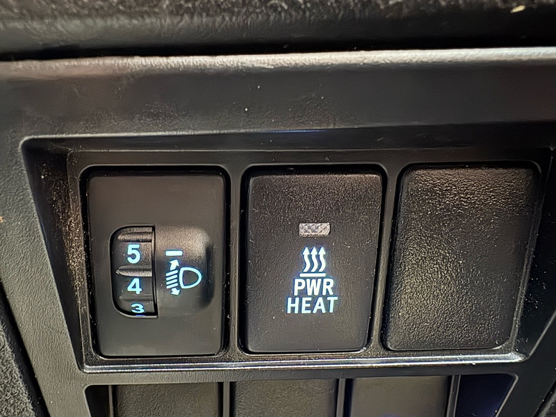 Toyota 2.4 D-4D Active Pickup Double Cab 4dr Diesel Manual 4WD Euro 6 (s/s) (150 ps)