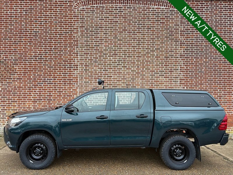 Toyota 2.4 D-4D Active Pickup Double Cab 4dr Diesel Manual 4WD Euro 6 (s/s) (150 ps)