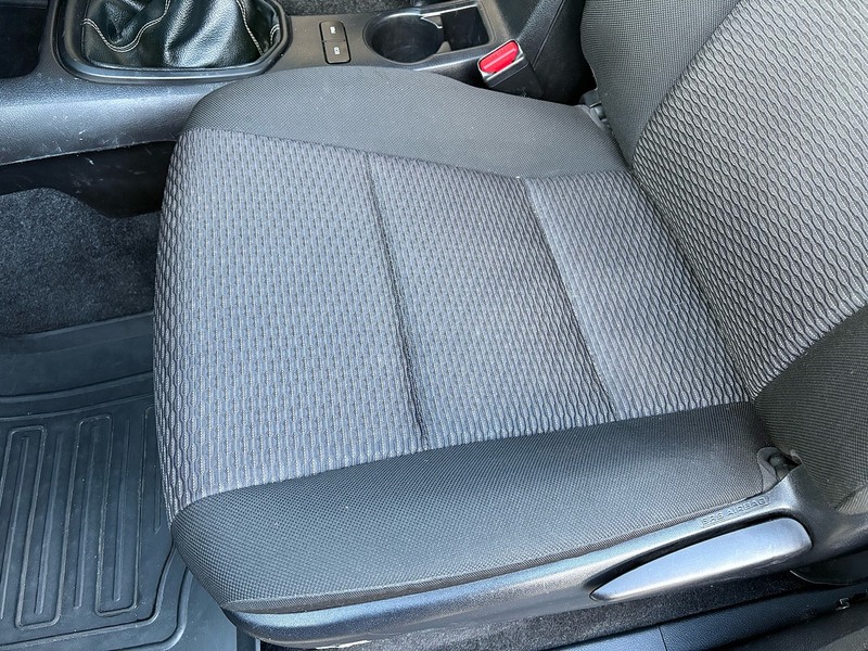 Toyota 2.4 D-4D Active Pickup Double Cab 4dr Diesel Manual 4WD Euro 6 (s/s) (150 ps)