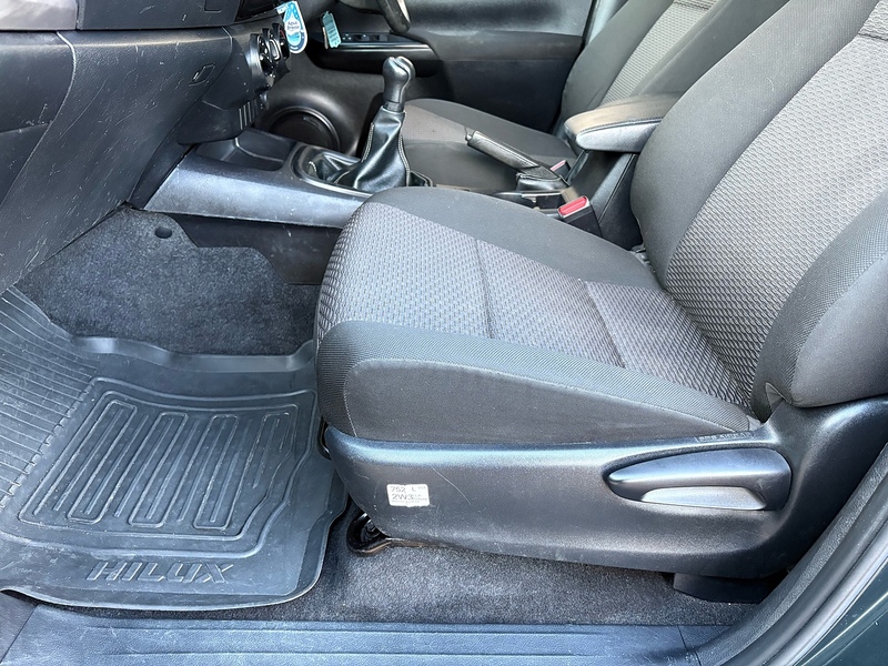 Toyota 2.4 D-4D Active Pickup Double Cab 4dr Diesel Manual 4WD Euro 6 (s/s) (150 ps)