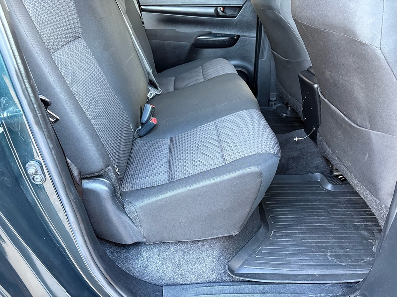 Toyota 2.4 D-4D Active Pickup Double Cab 4dr Diesel Manual 4WD Euro 6 (s/s) (150 ps)