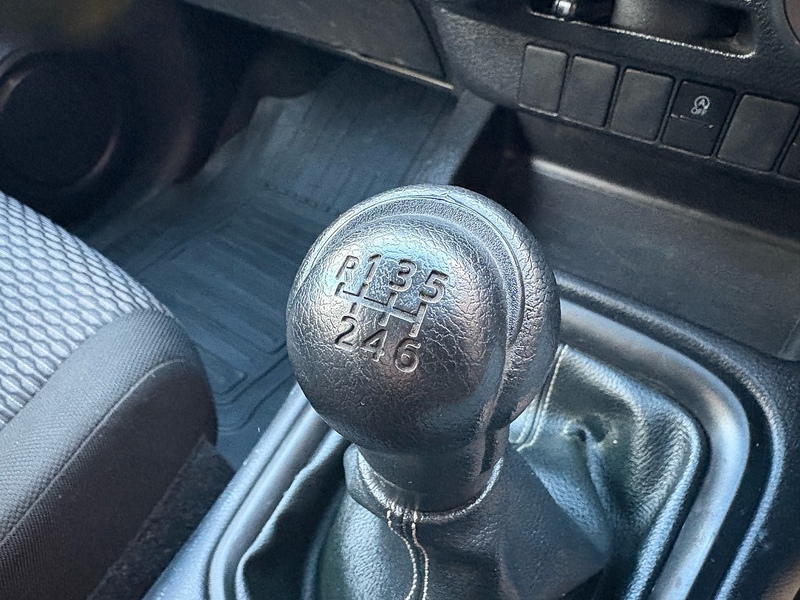 Toyota 2.4 D-4D Active Pickup Double Cab 4dr Diesel Manual 4WD Euro 6 (s/s) (150 ps)