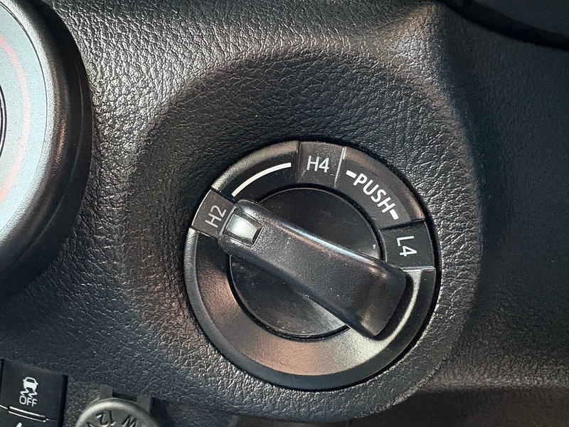 Toyota 2.4 D-4D Active Pickup Double Cab 4dr Diesel Manual 4WD Euro 6 (s/s) (150 ps)