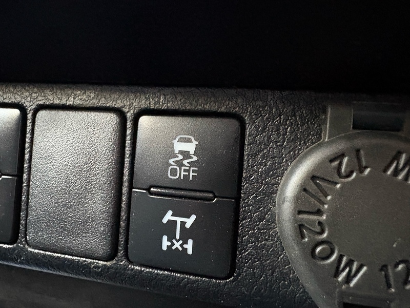 Toyota 2.4 D-4D Active Pickup Double Cab 4dr Diesel Manual 4WD Euro 6 (s/s) (150 ps)