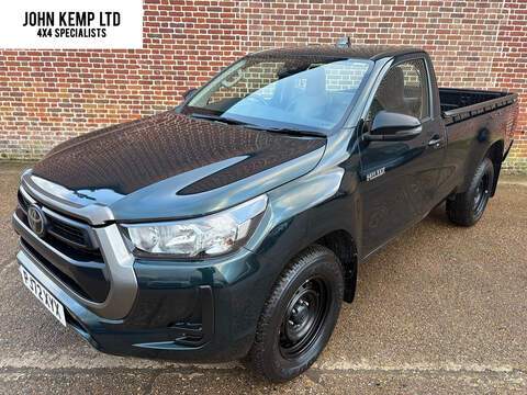 2.4 D-4D Active Pickup 2dr Diesel Manual 4WD Euro 6 (150 ps)