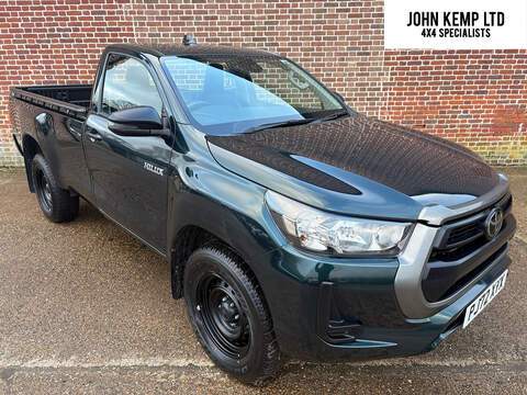 2.4 D-4D Active Pickup 2dr Diesel Manual 4WD Euro 6 (150 ps)