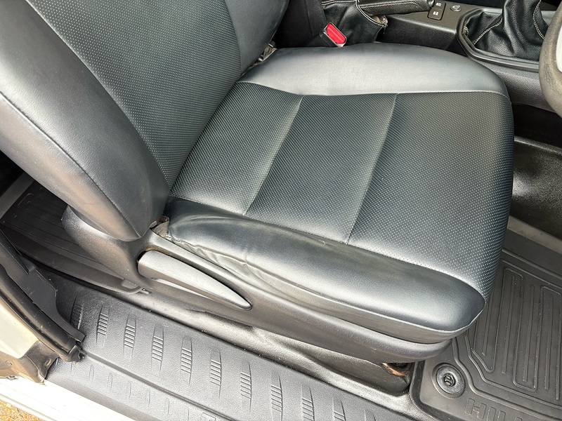 Toyota Hilux Active Extra Cab Pickup 2.4 Manual Diesel