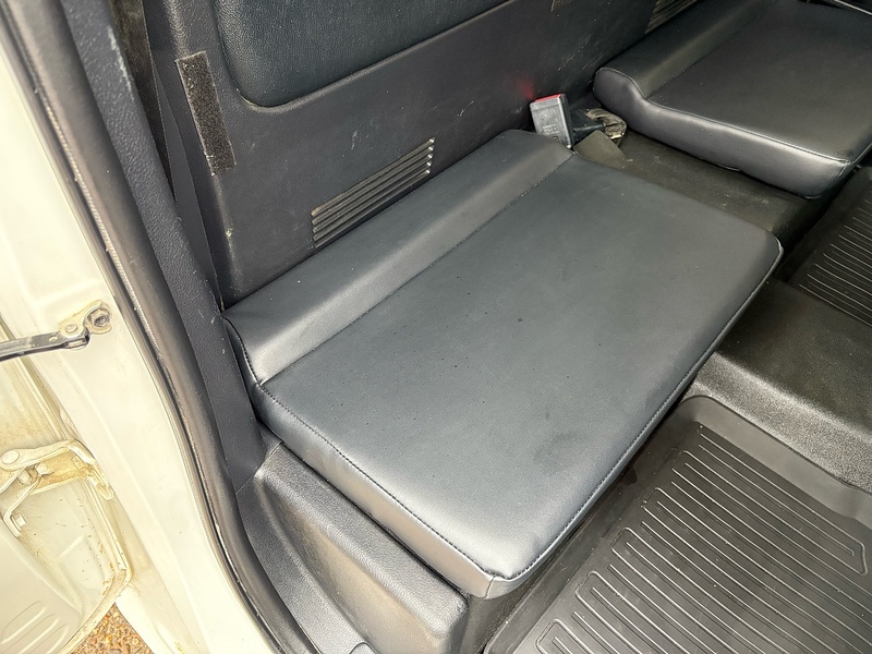 Toyota Hilux Active Extra Cab Pickup 2.4 Manual Diesel