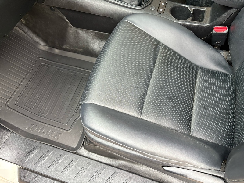 Toyota Hilux Active Extra Cab Pickup 2.4 Manual Diesel