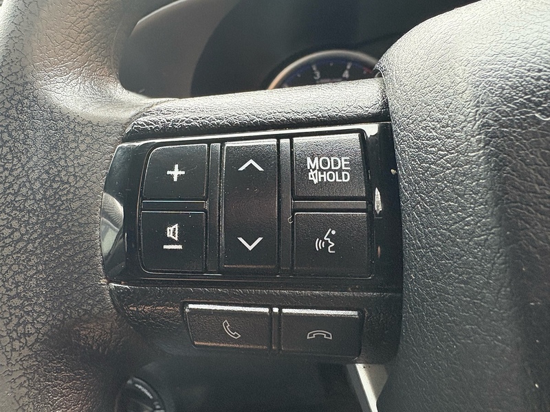 Toyota Hilux Active Extra Cab Pickup 2.4 Manual Diesel