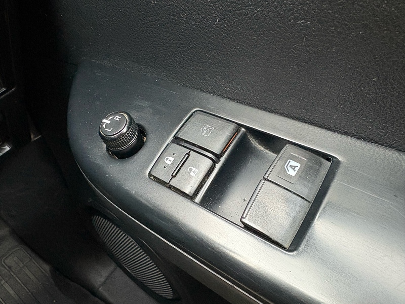 Toyota Hilux Active Extra Cab Pickup 2.4 Manual Diesel